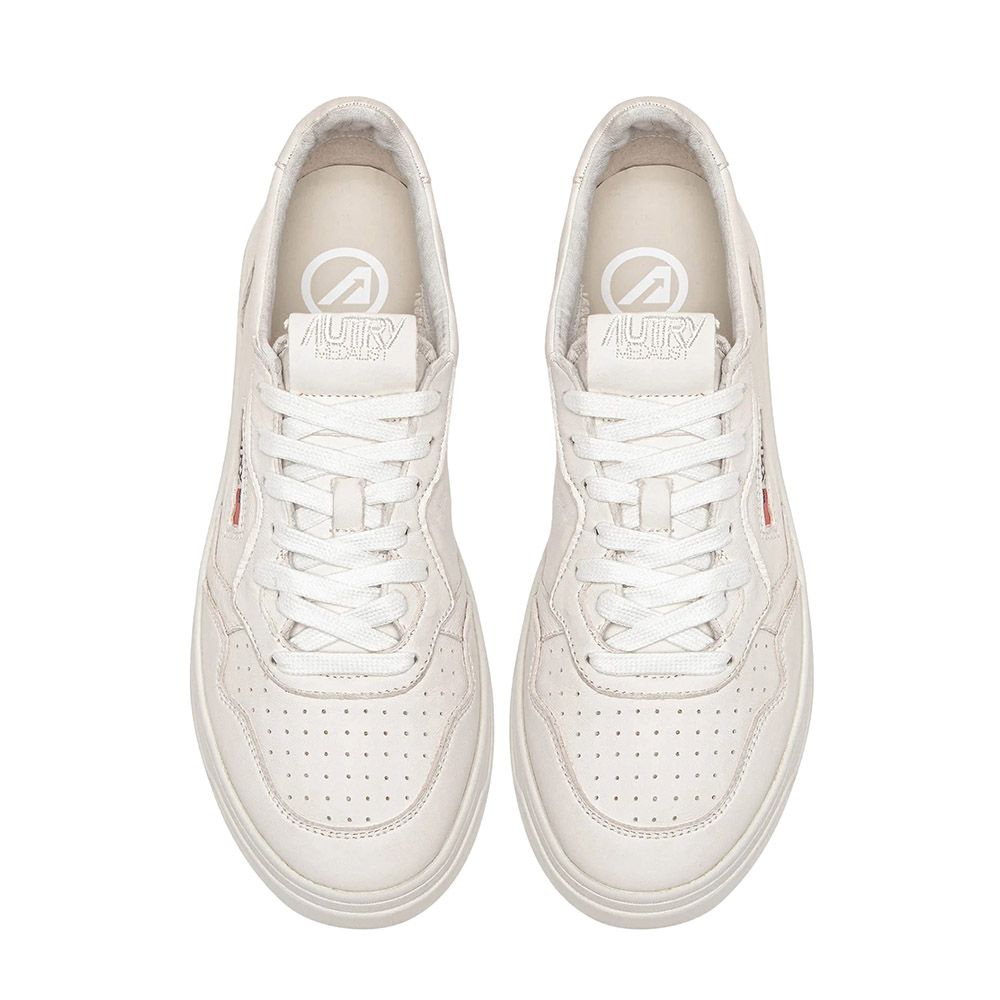 MEDALIST LOW MAN SOLID GOAT White